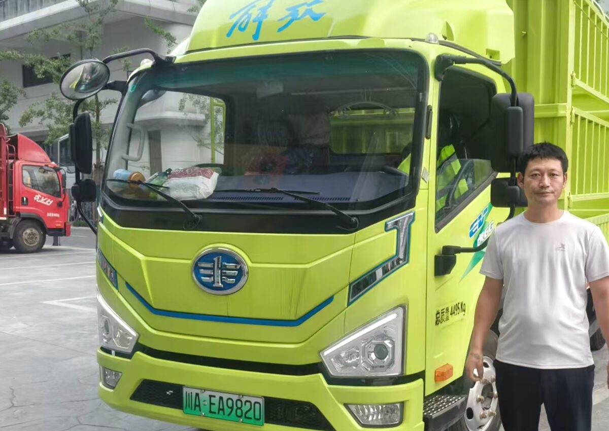 新能源货车交车验车现场
